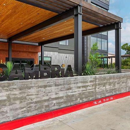 Cambria Hotel Austin Airport エクステリア 写真