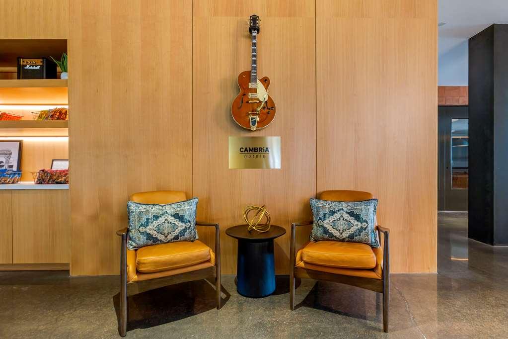 Cambria Hotel Austin Airport インテリア 写真