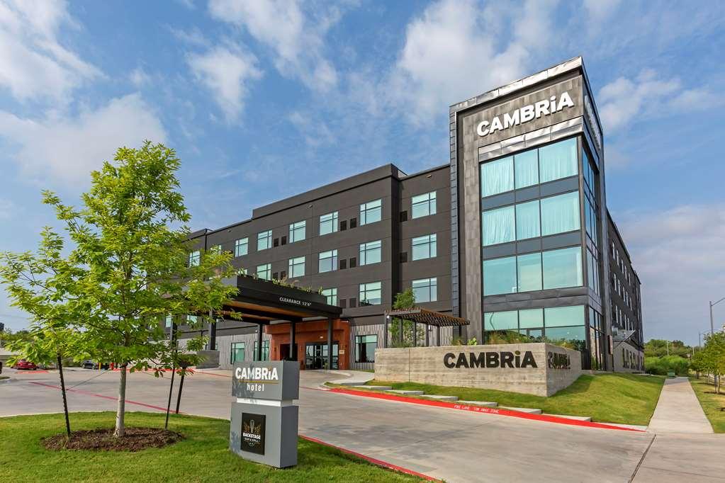 Cambria Hotel Austin Airport エクステリア 写真