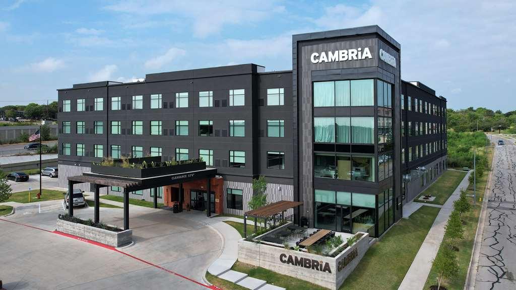 Cambria Hotel Austin Airport エクステリア 写真